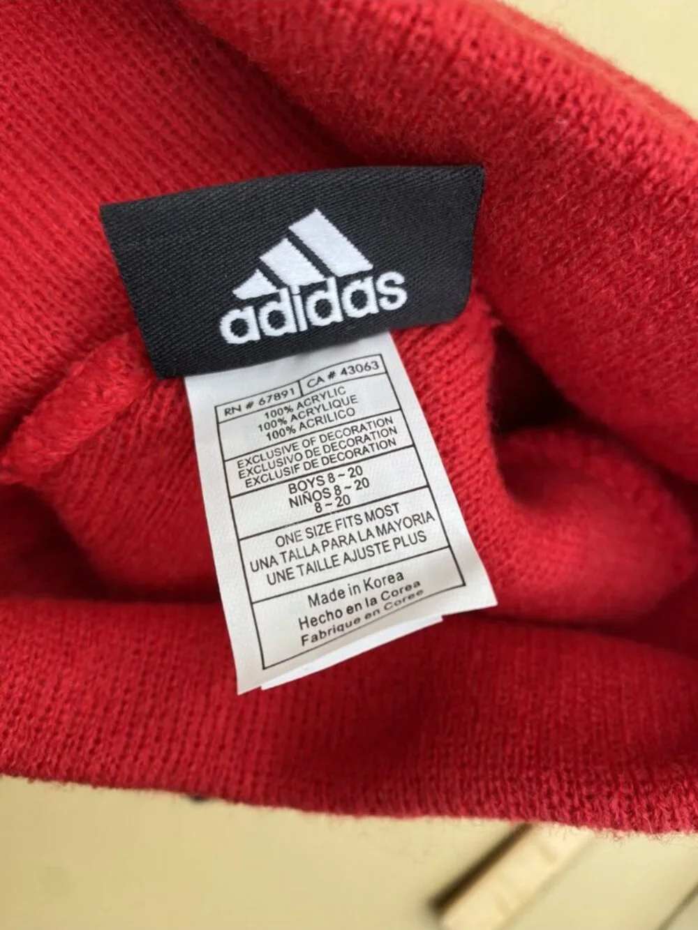 NWT New Adidas Chicago Bulls Red Bull Youth Beanie Uncuffed NBA Store Tag